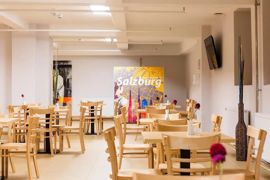 A&O Salzburg Hauptbahnhof Hostel