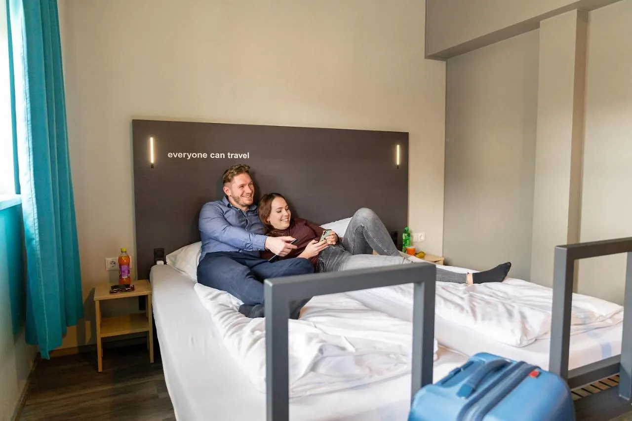 A&O Salzburg Hauptbahnhof Hostel 0*,
